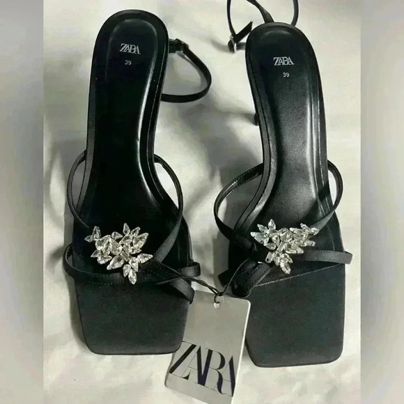 🔥🔥Zara Strappy rhinestone heels - Picture 11 of 11